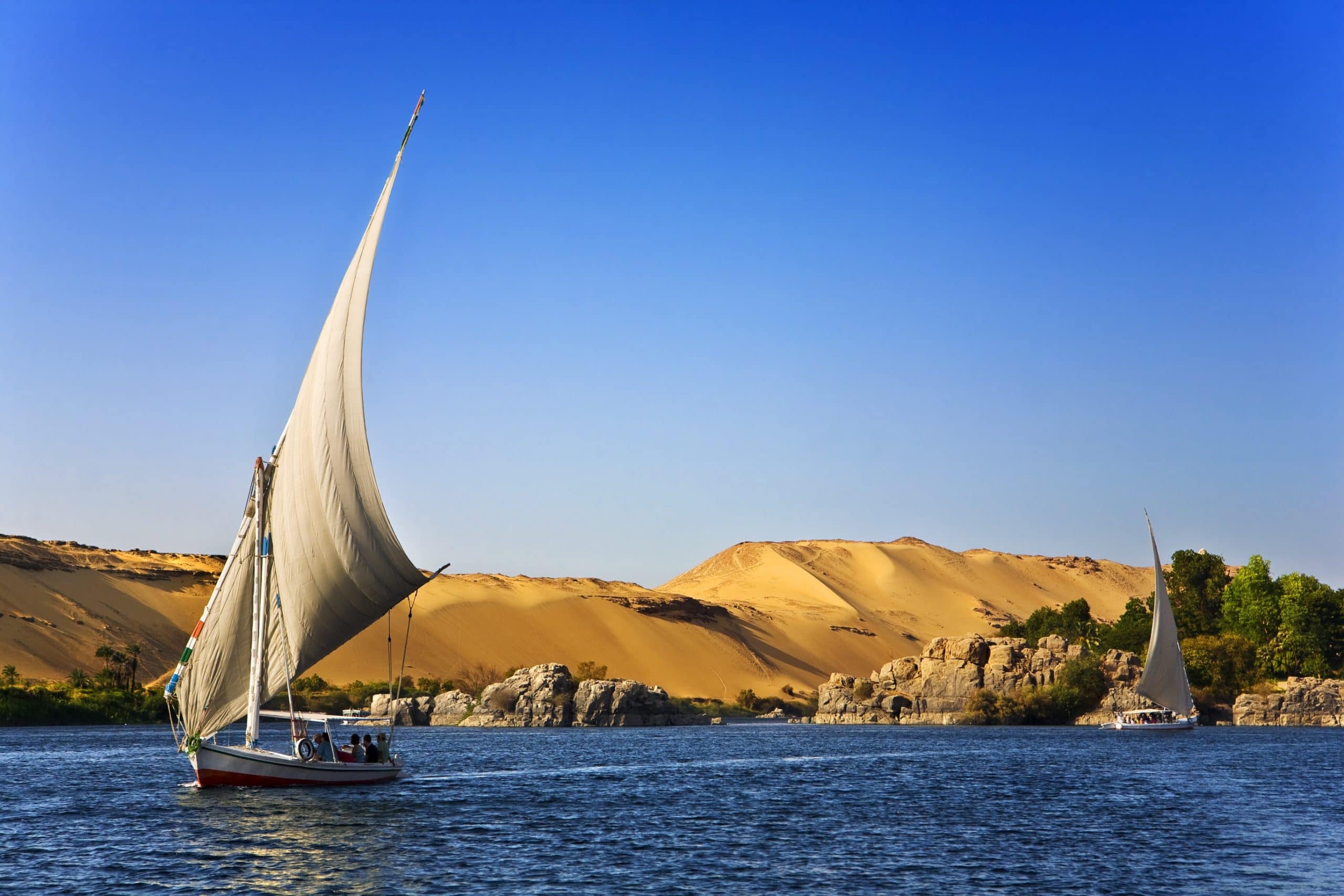 egypt-boat-shore-sand