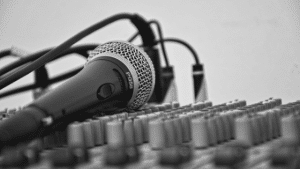 microphone-over-productionn-set
