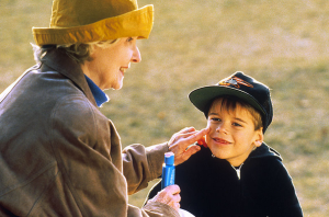 Image credit: Applying sunscreen taken by National Cancer Institute under Public Domain.