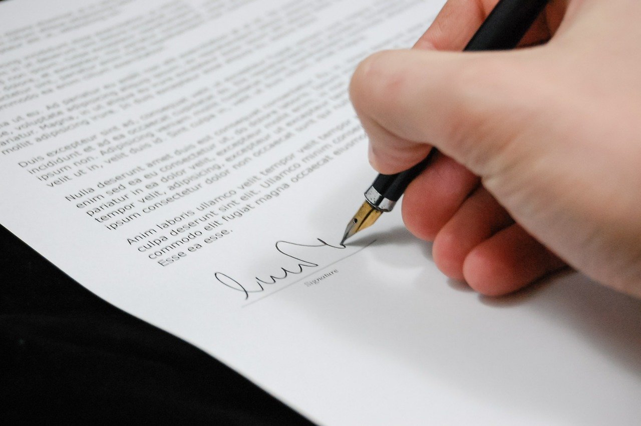 What’s The Difference Between a Notarized and a Certified Translation?